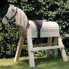 Das Holzpferde Duo Princess Mit Holzpony Buttjer Holzpferd Holzpferd Selber Bauen Holzpferd Garten
