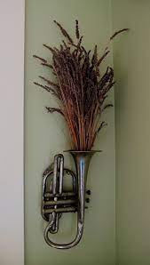 Vintage Trumpet Filled With Aromatic Lavender Music Room Decor Music Decor Home Music Rooms