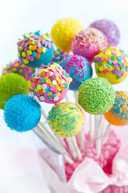 Die Kleinen Kuchenballchen Sehen Cool Aus Und Sind Der Neueste Trend In Der Kuche Hier Finden Sie Viele Einfache Ca Easter Cake Pops Cake Pops Cake Pop Recipe