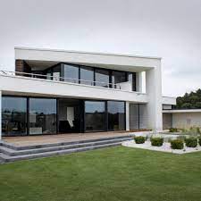 Flachdachhaus Modern Mit Dachterrasse Und Pool Flachdachhaus Moderne Architektur Moderne Hauser Bauen