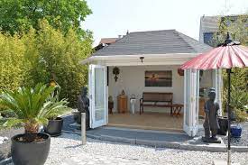 Gartenhaus Einrichten 6 Ideen Fur Kleine Gartenhauser Garten Pavillon Kleines Gartenhaus Gartenhaus