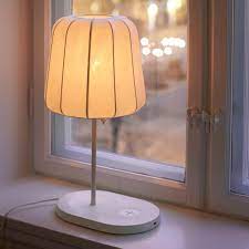 Gute Stimmung Und Voller Akku Zb Mit Varv Tischleuchte Mit Ladefunktion Zuhause Dekoration Ikea Mobel Ikea