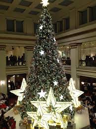 The Beautiful Christmas Tree At The Walnut Room At Macy S In Chicago Grateful For The Tradition Christmas Decorations Amazing Christmas Trees Christmas