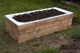 Diy Wannenhochbeet Badewanne Garten Palettenmobel Garten Diy Gartendekoration