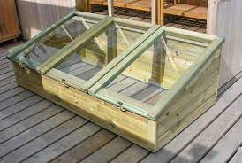 Disposer d'un châssis bien exposé offre 5 montage d'une couche chaude. Petite Serre De Jardin Choix Et Conseils Petite Serre De Jardin Cadres Froids Serre Jardin