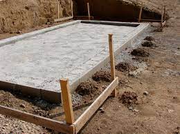 Créer un chemin au travers du jardin, ou pour sortir de la cabane ou tout simplement pour circuler à l'intérieur du potager produit permettant de ne pas s'enfoncer dans le sol, évite d'avoir de la terre. Pose D Une Dalle De Beton Pour Abri De Jardin Gamm Vert