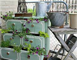 Lustige Gartendeko Selber Machen Diy Pflanzgefasse Garten Deko Gartendekoration Fruhlingspflanzen