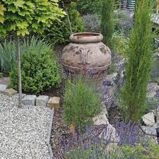 Luxus Pur Garten Im Romischen Stil Amphore Garten Mediterraner Garten Garten