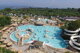 Campingplatze Mit Schwimmbad Top 10 Der Wasserparadiese Pincamp By Adac Schwimmbader Campingplatz Ostsee Urlaub Ferienhaus