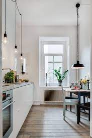 Tiefhangende Lampen Fur Einen Etwas Anderen Look Aber Nicht Den Kopf Daran Stossen Kuchen Design Haus Kuchen Wohnung Kuche