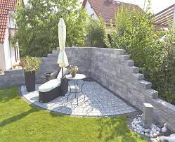 Steinmauer Garten Steinmauer Garten Sichtschutz Perfect Holz Sichtschutz Steinmauer Garten Gartenmauern Ummauerter Garten