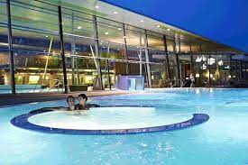 Aussenbecken Am Abend Wellnessurlaub Therme Ferien