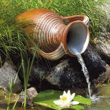 Teich Amphore Schaffen Sie Mit Diesem Wasserspiel Einen Aussergewohnlichen Blickfang Und Highlight Fur Ihr Amphore Garten Wasserspiel Garten Diy Wasserbrunnen