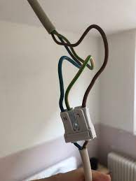 Ikea Lampe Anschliessen Mit L Und N Aber Drei Kabel Aus Der Decke Technik Technologie Elektrik