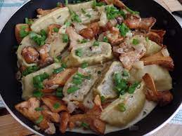 Das Perfekte Maultaschen Pfanne Mit Pfifferlingen Rezept Mit Einfacher Schritt Fur Schritt Anleitung Zwiebel Ab Pfifferlinge Rezept Maultaschen Rezept Rezepte