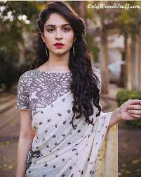 Basically, if your hair covers your bra strap, you've medium length hair. Top 15 Hairstyles For Sarees Pictures For All Types Of Face Saree Hairstyles Indian Hairstyles Hair Style On Saree