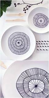 25 Diy Decorative Plates That Give Your Dishes A Hand Painted Look Hand Painted Plates Decorative Plates Diy Plates Diy