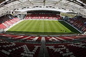 Een naam die klinkt als een klok, ver buiten de utrechtse stadsgrenzen. Locatie Stadion Galgenwaard Maison Van Den Boer