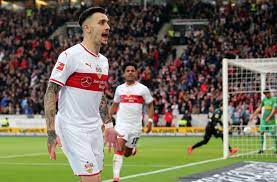 In der folge machte der vfb wieder mehr für sein offensivspiel, mehr als zwei gute kopfballchancen durch sasa kaladjzic sprangen aber nicht heraus. Vfb Stuttgart Gegen Borussia Monchengladbach Vorne Donis Hinten Zieler Und Viel Leidenschaft Vfb Stuttgart Stuttgarter Nachrichten