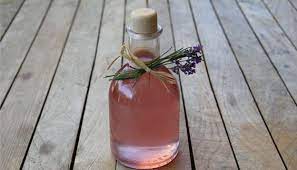 Lavendel Sirup Als Besonderer Allrounder Mahlzeit Osterreich Lavendelsirup Sirup Geschenke Aus Der Kuche