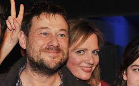 Geboren op 28/05/1968 televisie maker, acteur en scenarist loft, de biker boys, twee tot de zesde macht 2008 en woestijnvis koeken troef bvba de gevolgen inhoud wat heeft hij. Maaike Cafmeyer Schokt Bart De Pauw Compleet Van De Kaart Nieuws365