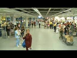 Dance Marketing En Ikea Madrid Ver Abba Mamma Mia Youtube I Like This Dance Easier And So People Can Join In I Think I Mamma Mia Abba Amazing Songs