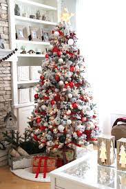 Pretty Red And White Christmas Tree Cool Christmas Trees Red Christmas Decor White Christmas Decor
