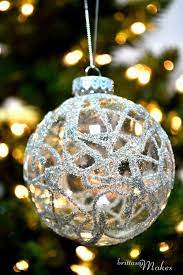 Community Post 39 Ways To Decorate A Glass Ornament Christmas Ornaments Christmas Crafts Diy Christmas Ornaments