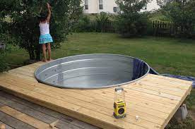 Cuve En Alu Ou Abreuvoir Galva Pour Animaux Pour Une Piscine Insolite Piscine Et Jardin Piscine Chien Piscine Diy