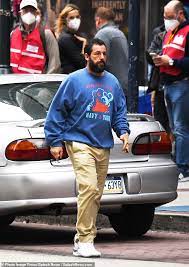 The movie is produced by nba star lebron james and is being directed by jeremiah zagar, the son of the artist behind philadelphia's magic gardens. Adam Sandler Films Netflix Basketball Drama Hustle In Philadelphia Daily Mail Online