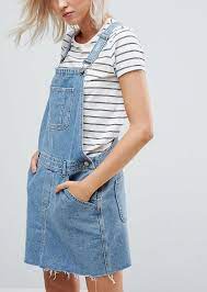 Le patron est disponible de la taille 34 à 48 (bouton de téléchargement dans l'article). Robe Salopette Avec Quoi L Accessoiriser Tendances De Mode