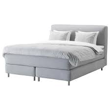 Komfortables Schlafzimmer In Weiss Rosa Ikea Bett Ideen Boxspringbett Bett 140x200