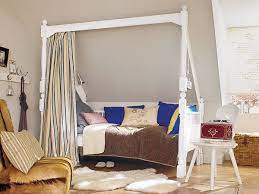 Schrage 1 Mit Bildern Wohnen Kinderbett Dachschrage Einrichtungsideen