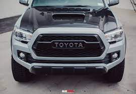 Detailed features and specs for the 2020 toyota tacoma including fuel economy, transmission, warranty, engine type, cylinders, drivetrain and more. Tr Style Carbon Fiber Hood For 2016 2020 Toyota Tacoma