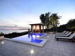 Top Lage Alleinstehendes Ferienhaus Mit Infinity Pool Terrasse Und Meerblick Buchen Sie Alleinste Ferienhaus Ferienhaus Kroatien Am Meer Ferienhaus Kroatien
