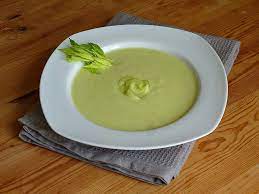 Cremesuppe Aus Stangensellerie Ein Leckeres Rezept Aus Der Kategorie Kochen Bewertungen 6 Durchschnitt O 3 8 Cremesuppe Sellerie Rezepte Sellerie Suppe