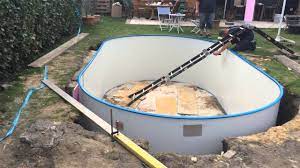 15 Pool Halb Eingelassen Garten Gestaltung Gartengestaltung Gartenstuhl Kinder Geniale Tricks Ideen Mein Garten Zaun Modern In 2020 Poolbau Pool Ovaler Pool