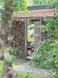 Sichtschutz Fur Die Terrasse Aus Geschnittenem Holz Sichtschutz Garten Garten Sichtschutz Garten Holz