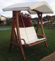 Design Hollywoodschaukel Quot Kuredo 103 Quot Aus Holz Larche Mit Dach Alles Fur Garten Und Terrasse Gartenmobel H Hollywoodschaukel Schaukel Gartenschaukel