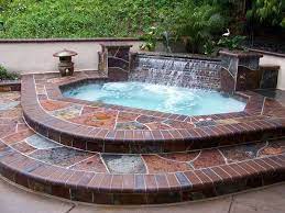 Whirlpool Im Garten Gonnen Sie Sich Diese Besonde Art Entspannung Whirlpool Garten Whirlpool Im Freien Whirlpool