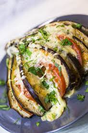Aubergine Rezepte Gefullte Aubergine Gefachert Mit Tomate Mozzarella Foodtempel In 2020 Gefullte Auberginen Rezepte Aubergine Rezept Gefullte Auberginen