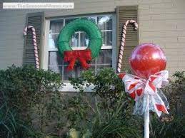 Outdoor Candy A Christmas Decorating Idea Candy Christmas Decorations Outside Christmas Decorations Christmas Lollipops