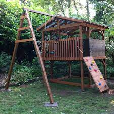 Spielturm Und Klettergerust Bauen Bauanleitungen Fur Spielgerate Im Garten Kinderspielturm Garten Spielturm Selber Bauen Baumhaus Selber Machen