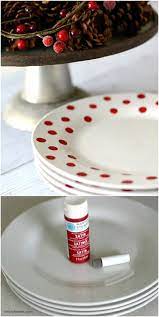 25 Diy Decorative Plates That Give Your Dishes A Hand Painted Look Personalized Christmas Plates Diy Christmas Plate Plates Diy