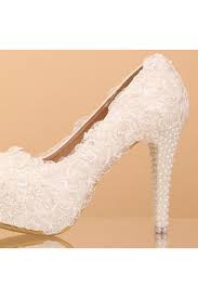 À la pointe de la mode et des tendances de la saison, découvrez nos escarpins métallisés, derbies en cuir tressé à lacets, mocassins brodés à. Chaussure Mariage Dentelle Perles Ref Ch055 Chaussures Pour Femme