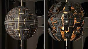 Star Wars Merch Ist Leider Teuer Zum Gluck Hat Der Schwedische Mobelgigant Dafur Wenn Auch Unwissentlich Eine Losu Ikea Lampen Todesstern Todesstern Lampe