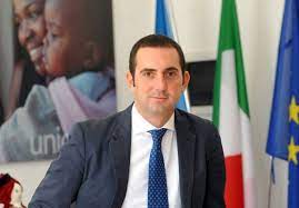 Megabintang juventus, cristiano ronaldo, memukul balik komentar menteri olahraga italia, vincenzo spadafora, dan menyebutnya pembohong. Chi E Vincenzo Spadafora Il Ministro Delle Politiche Giovanili E Dello Sport