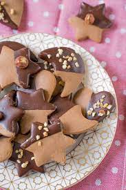 Kostliche Nougat Platzchen Zum Ausstechen Einfach Malene Rezept In 2020 Platzchen Backen Weihnachten Das Grosse Backen Rezepte Platzchen Backen