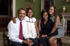 I/bəˈrɑːk huːˈseɪn ɵˈbɑːmə ði ˈsɛkənd/; Barack Obama The White House