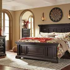 Bedroom Set Ashley Furniture B643 Willenburg Bellagio Furniture Www Bellagiofurniture Com Houston Texas Furn Bedroom Set Bedroom Sets Bedroom Furniture Sets